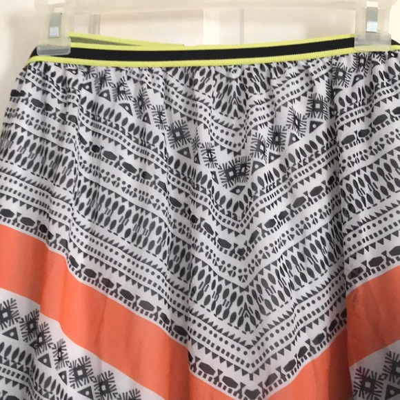 Old Navy Maxi skirt - Picture 3 of 6